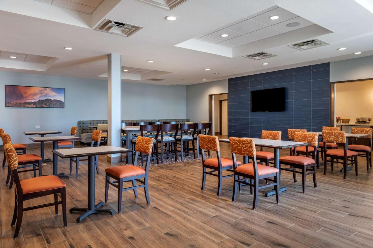 Best Western Plus Coachella Valley Inn & Suites Катидрал-Сити Экстерьер фото