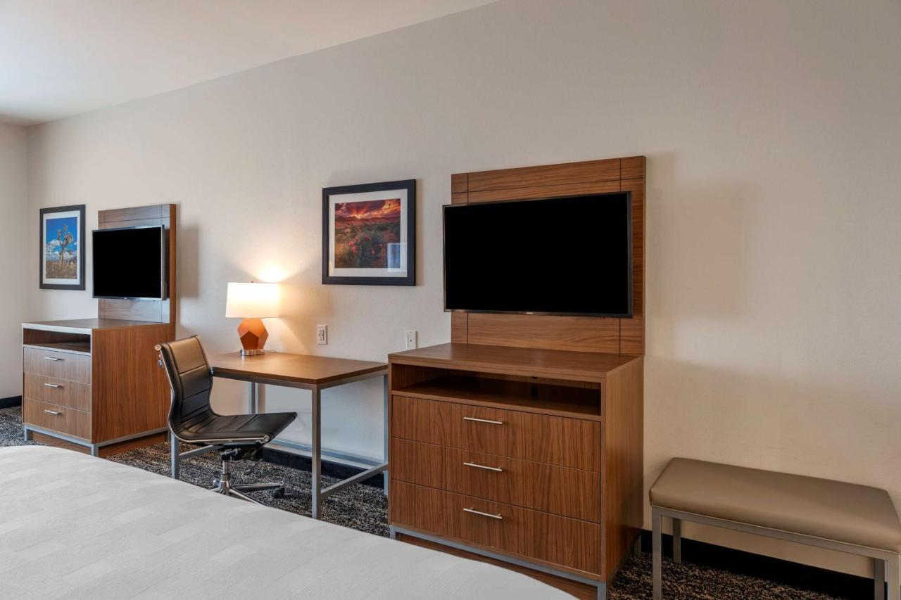 Best Western Plus Coachella Valley Inn & Suites Катидрал-Сити Экстерьер фото