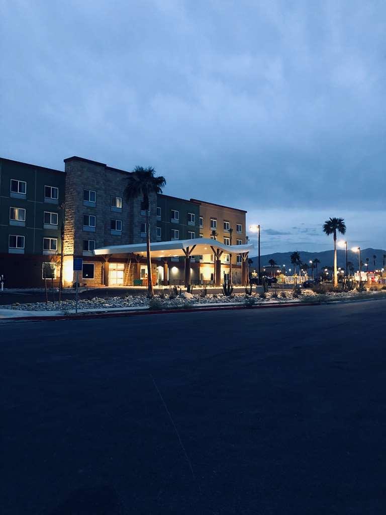 Best Western Plus Coachella Valley Inn & Suites Катидрал-Сити Экстерьер фото